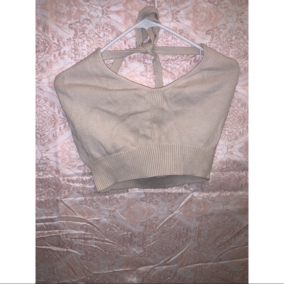 Divided Knitted Crop Top - Picture 2 of 3